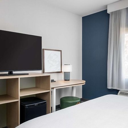 Spark By Hilton Dumas Eksteriør bilde